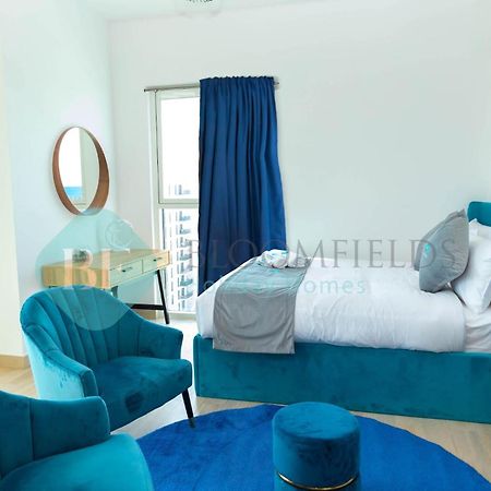 Bloomfields Stu Partial Canal View In Waters Edge Abu Dhabi Exterior photo