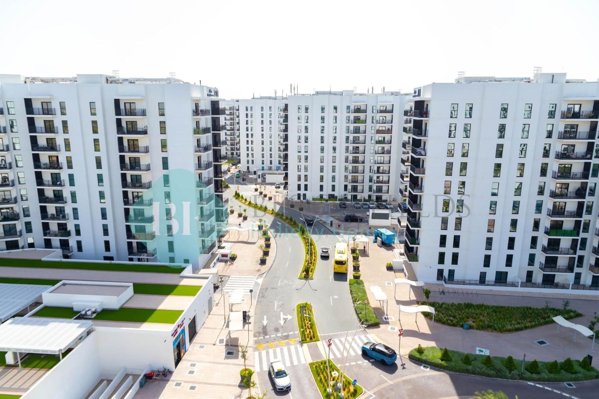 Bloomfields Stu Partial Canal View In Waters Edge Abu Dhabi Exterior photo