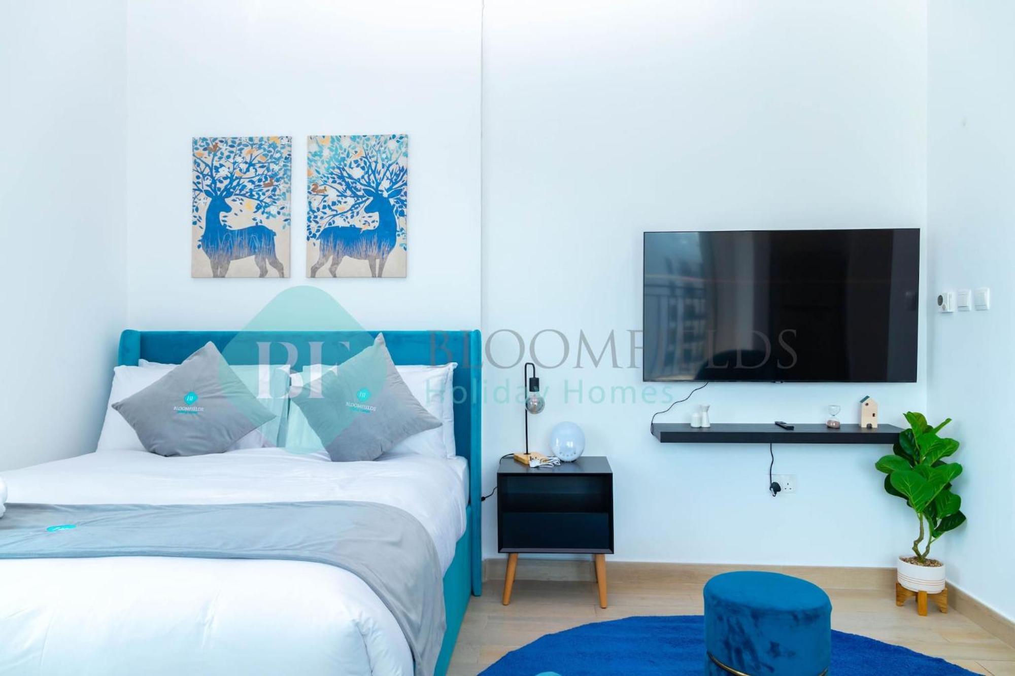 Bloomfields Stu Partial Canal View In Waters Edge Abu Dhabi Exterior photo