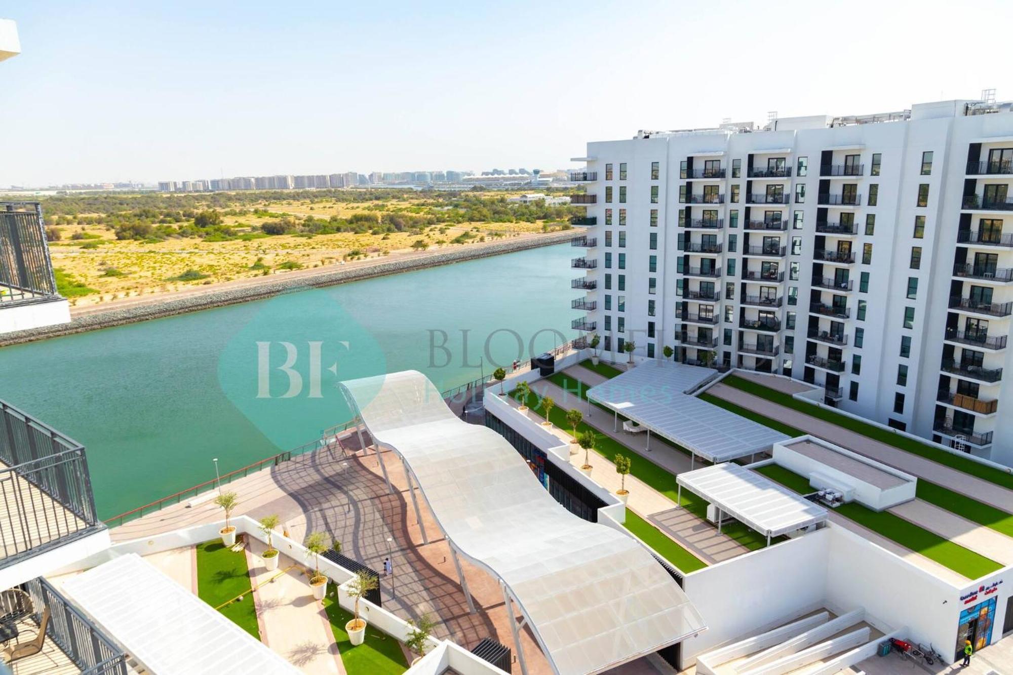 Bloomfields Stu Partial Canal View In Waters Edge Abu Dhabi Exterior photo