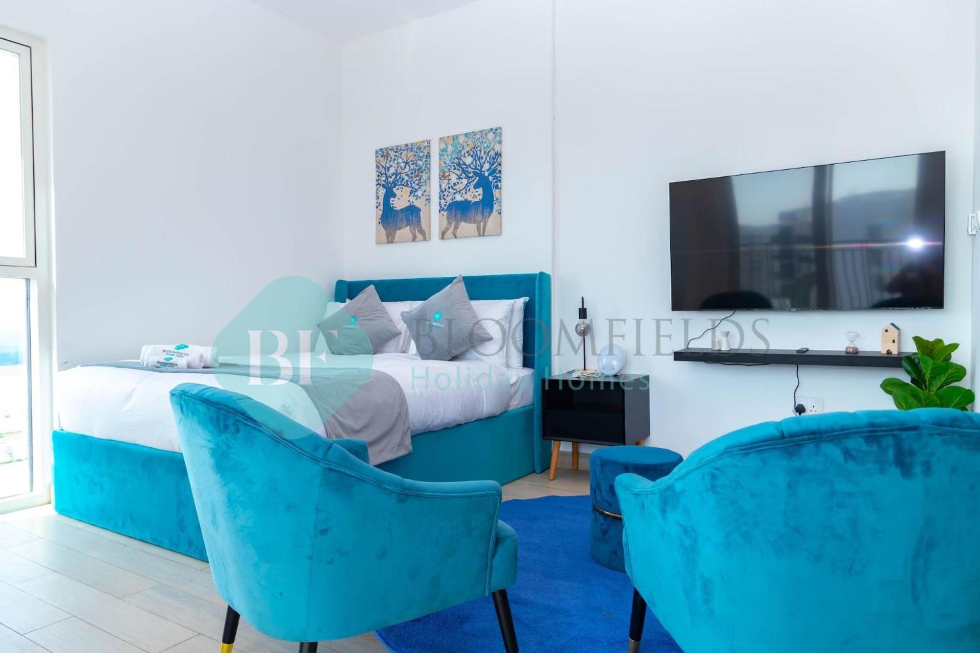 Bloomfields Stu Partial Canal View In Waters Edge Abu Dhabi Exterior photo
